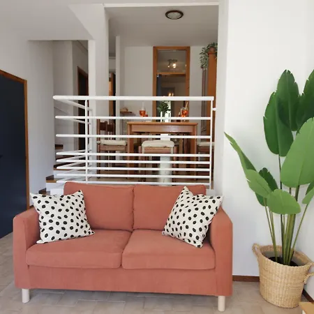 Willa La Dolce - - *