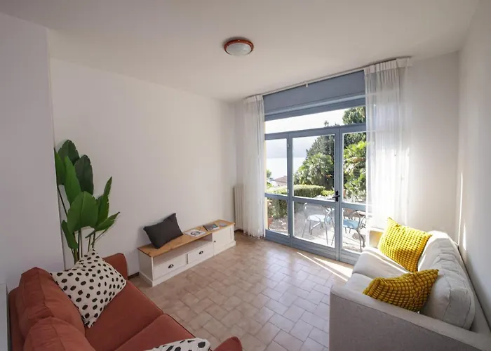 La Dolce - - * Tremezzo