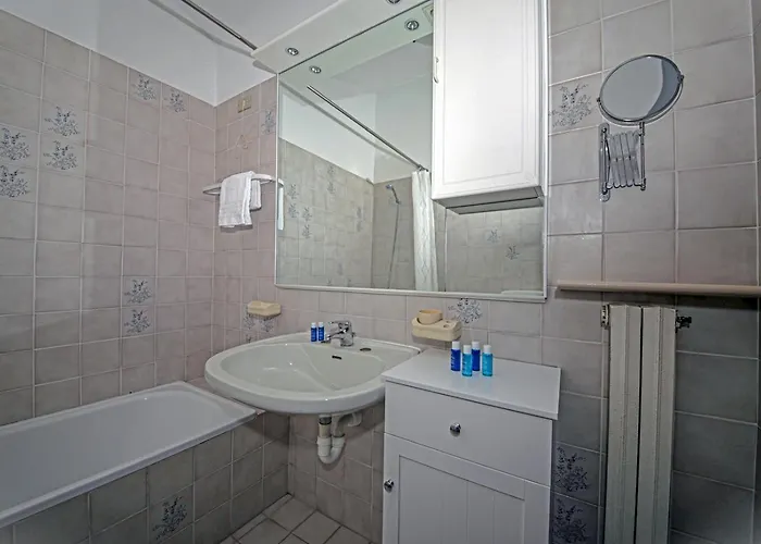 La Dolce - - * Tremezzo